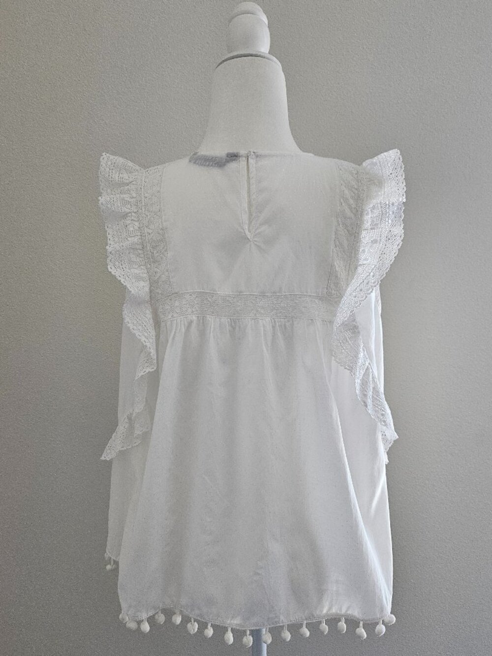 Zara Woman White Lace Ruffle Pom Pom Sleeveless Blouse Medium - Picture 4 of 9